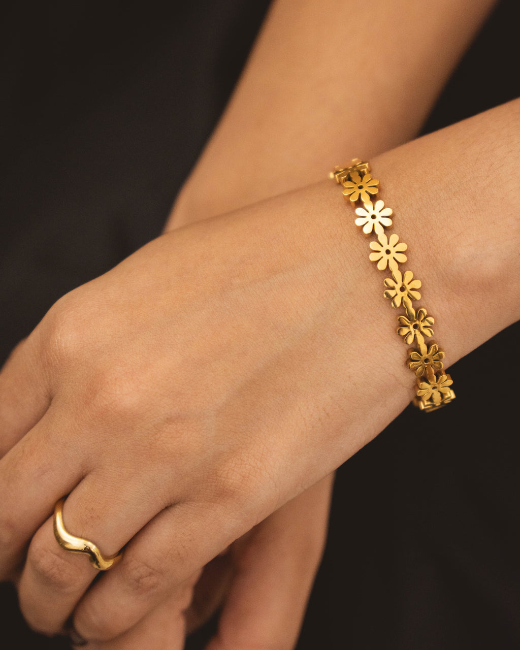 Gold Daisy Bracelet