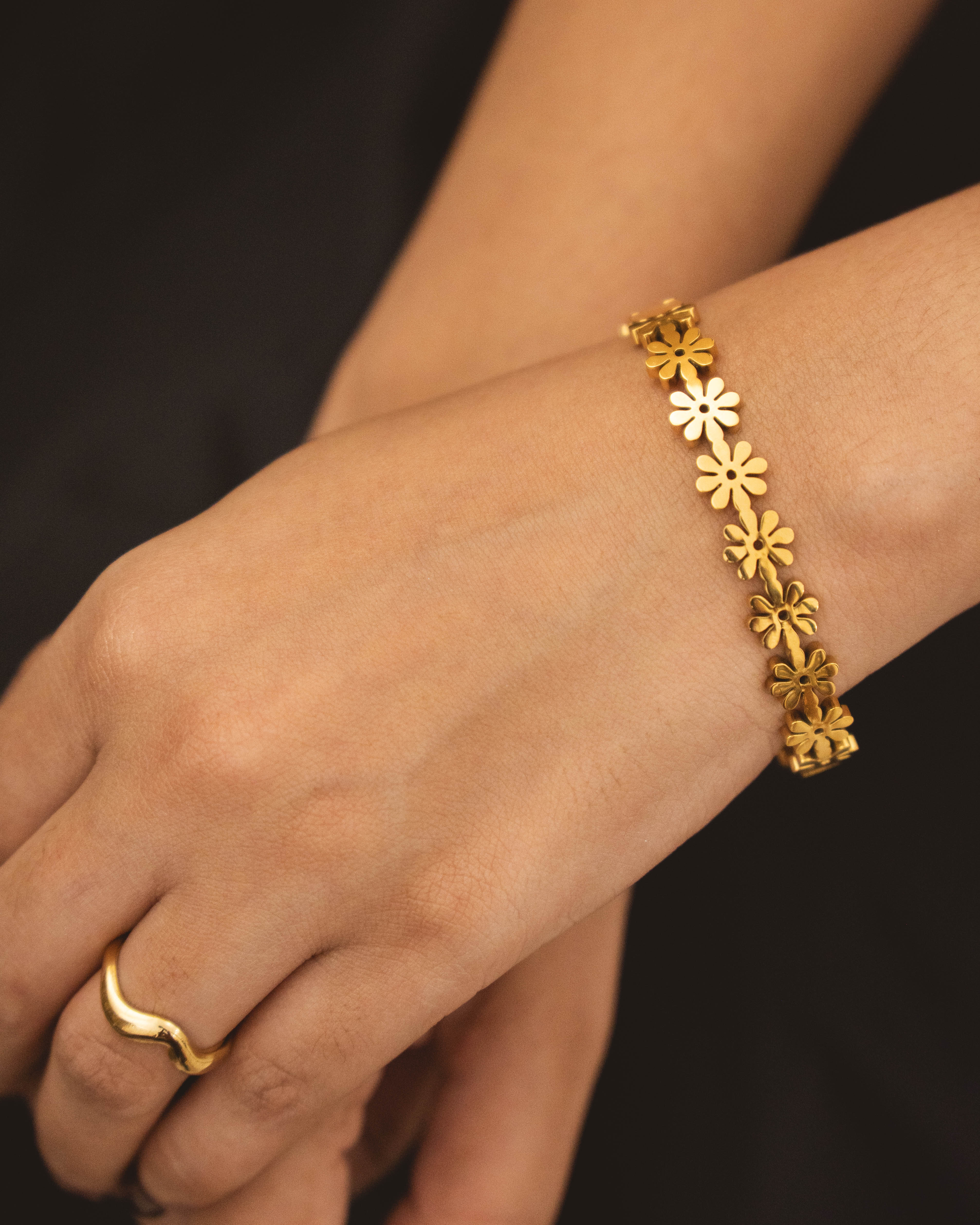 Gold Daisy Bracelet